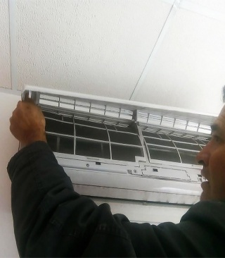 MANTENIMIENTO PREVENTIVO PROGRAMADO A EQUIPOS DE AIRE ACONDICIONADO PARA EMPRESA CORREOS DE CHILE